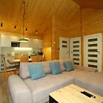 Caloroczny Drewniany Superior I Eko-oaza W Krynica Morska-piaski キャンプ場