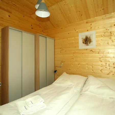 Campsite Caloroczny Drewniany Superior I Eko-oaza W Krynica Morska-piaski Nowa Karczma (Nowy Dwor Gdanski)
