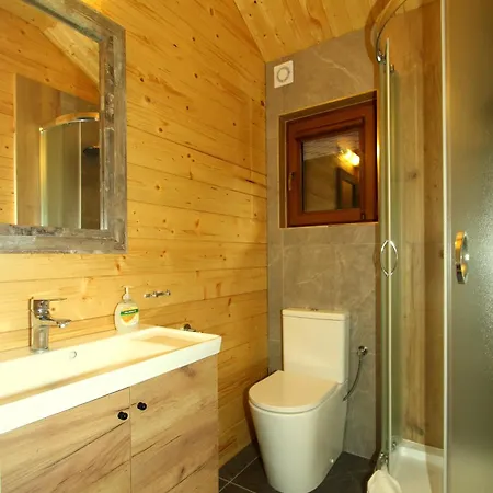 Kemp Caloroczny Drewniany Superior I Eko-oaza W Krynica Morska-piaski *