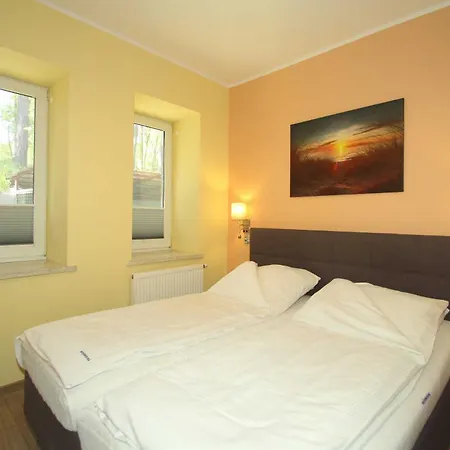 Kemp Caloroczny Drewniany Superior I Eko-oaza W Krynica Morska-piaski