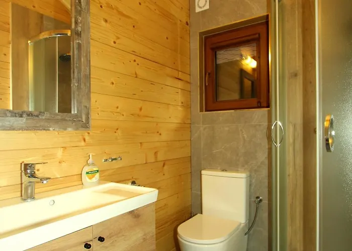 Camping Caloroczny Drewniany Superior I Eko-oaza W Krynica Morska-piaski *